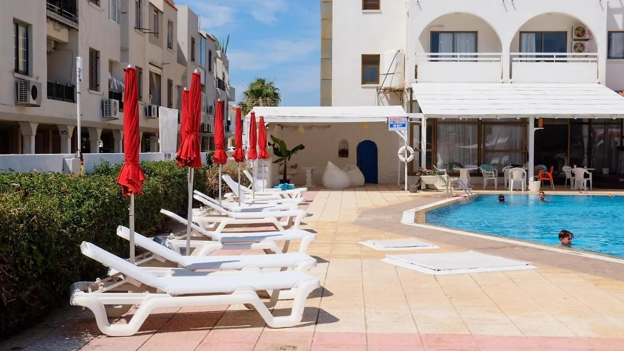 Amore Hotel Apartments Протарас 2*,