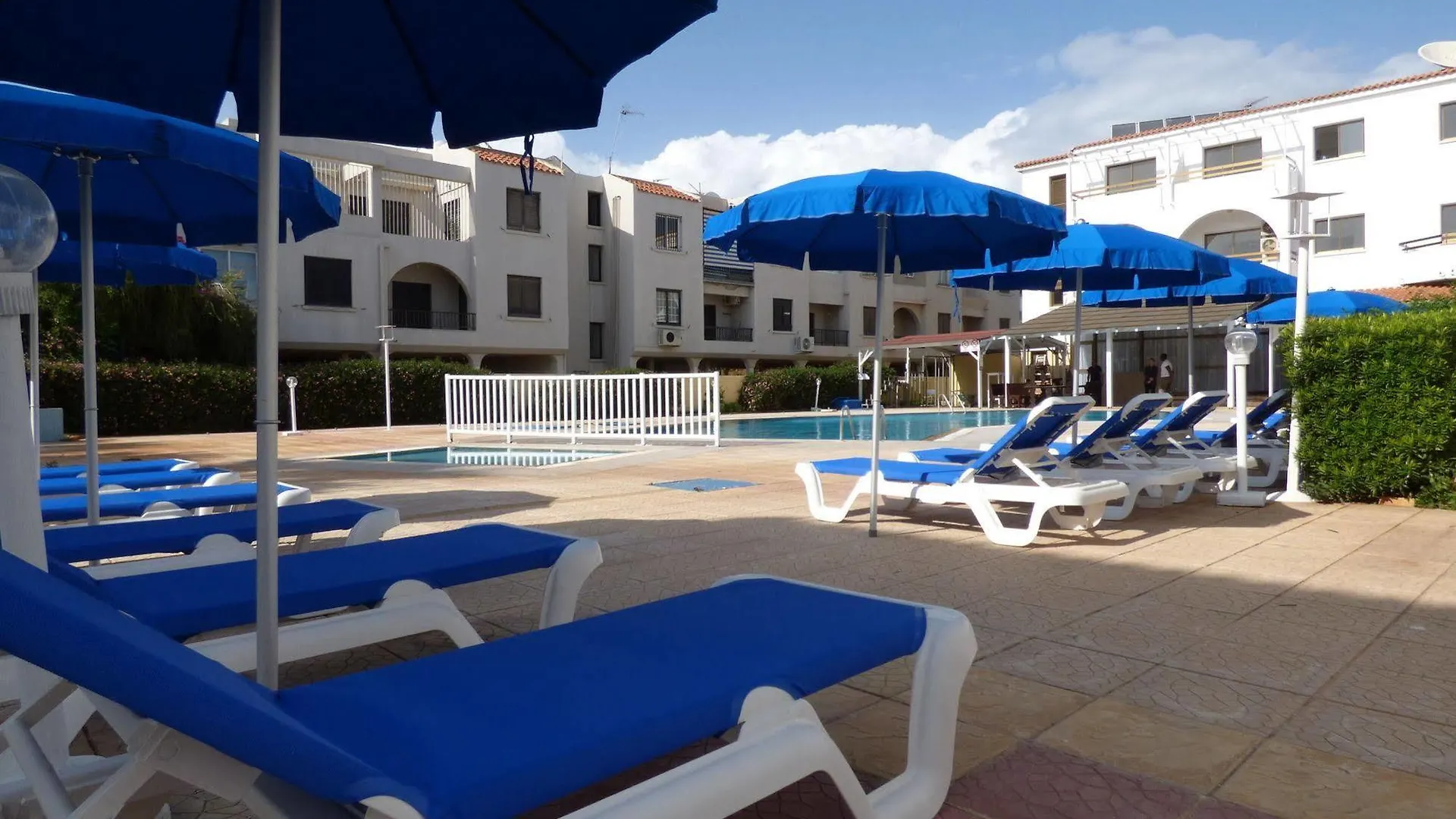 Amore Hotel Apartments Протарас 2*,